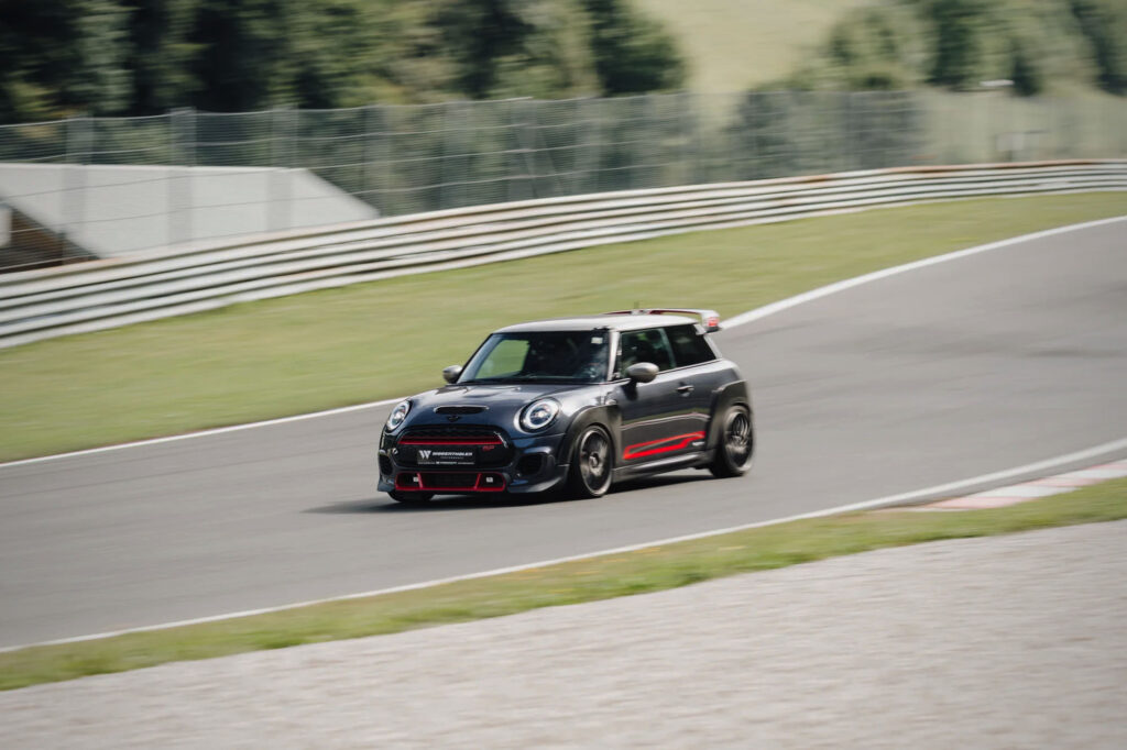 Mini GP3 F56 John Cooper Works auf der Rennstrecke